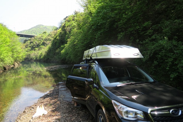 アルミボートとフォレスター