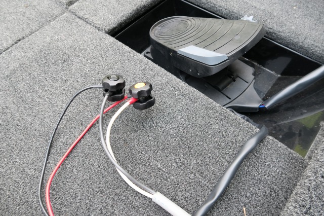 バッテリーナット